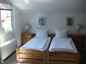 Schlafen - Bild 3: Ferienwohnung Trapp Mayer im ersten OG links 10 km vom Bodensee