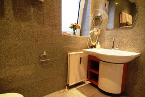 mit Fön, Rasierspiegel - Bild 5: Sylt - Westerland Ferienwohnung mit Internet / Wlan im EG. Whg. 1