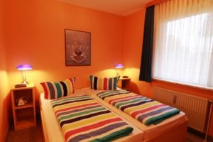 Wohnung 1 mit Doppelbett. - Bild 4: Sylt - Westerland Ferienwohnung mit Internet / Wlan im EG. Whg. 1