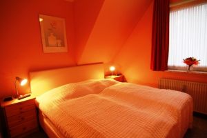 1 Schlafraum mit Doppelbett - Bild 4: Sylt - Westerland Ferienwohnung mit Internet / Wlan im 1. OG. Whg.3