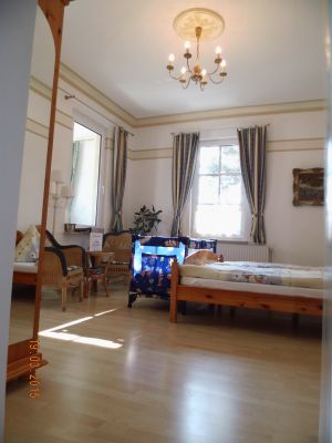 Baby-Aufbettung im WGZ - Bild 4: Wintergartenzimmer *** / Pension "Villa Erika" *Seebad Lubmin *Ostsee