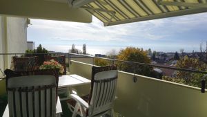 mit Markise und Sonnenschirm - Bild 3: Ferienwohnung Sauer in Immenstaad - mit herrlichem Panorama-See-/Alpenblick