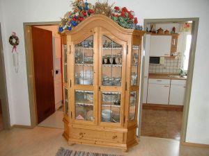 reichlich Gläser und Geschirr - Bild 8: Ferienwohnung Sauer in Immenstaad - mit herrlichem Panorama-See-/Alpenblick