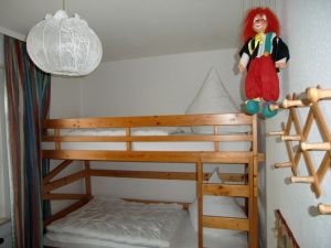 mit Etagenbett - auch für Erwachsene geeignet: 0,90 x 2,00 m - Bild 11: Ferienwohnung Sauer in Immenstaad - mit herrlichem Panorama-See-/Alpenblick