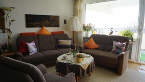 hochwertige Polstergarnitur,
liebevoll eingerichtete Wohnung - Bild 5: Ferienwohnung Sauer in Immenstaad - mit herrlichem Panorama-See-/Alpenblick