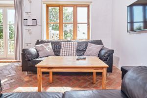 Bild 1: Ferienhaus "Broderswarft", Urlaub mit Hund, Kachelofen,- 6 Personen,Nordsee