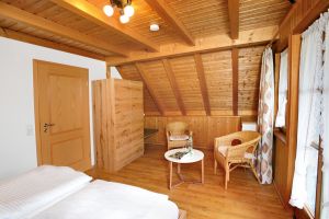 Schlafzimmer 1 - Bild 9: 4-Sterne-Traum-FeHaus im Schwarzwald, stadtnah und trotzdem ruhig gelegen