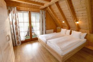 Schlafzimmer 1 - Bild 3: 4-Sterne-Traum-FeHaus im Schwarzwald, stadtnah und trotzdem ruhig gelegen