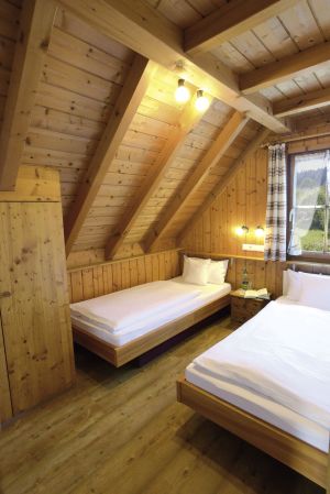 Schlafzimmer 2 - Bild 4: 4-Sterne-Traum-FeHaus im Schwarzwald, stadtnah und trotzdem ruhig gelegen