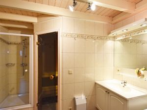 im Erdgeschoss mit Dusche - Bild 9: Ferienhaus Ostseeblick im Ostseebad Baabe auf der Insel Rügen