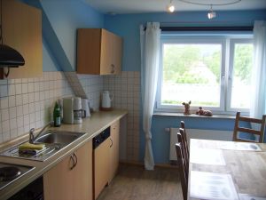 In der Küche finden Sie eine voll ausgestattete Küchenzeile mit allem was man benötigt. - Bild 8: Ferienhof Schmiddes, Fewo Waschbärenhöhle