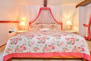 Bild 9: Ferienhaus "Landhaus vor Sylt", Urlaub mit Hund, Zaun, Pool,Kamin,Sauna,5 P