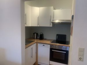 Komlett eingerichtet mit Herd, Ceranfeld Abzughaube , Geschirrspüler und Kühl-und Gefrierkombination - Bild 8: Nordsee / Ostfriesland strandnahes Ferienhaus 1-5 Personen (Hund erlaubt)