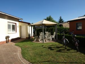 Pavillon im Garten am Ferienhaus - Bild 6: Ferienhaus Geers am Klosterwald - Dargun