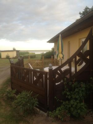 Ferienwohnung Typ 2 auf dem Wassergrundstück mit 2 Schlafzimmer und Terrasse (eingezäunt) - Bild 4: Ostseeurlaub mit Hund - Wassergrundstück Piratennest Darß