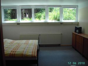 Schlafzimmer mit Blick in den Garten - Bild 24: Haus Sibille - Fewo am Bodensee
