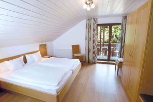 Bild 4: 4-Sterne-Ferienwohnung (3 Zi) in ruhiger Lage, 3 km außerhalb Freudenstadt