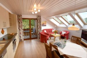 Bild 2: 4-Sterne-Ferienwohnung (3 Zi) in ruhiger Lage, 3 km außerhalb Freudenstadt