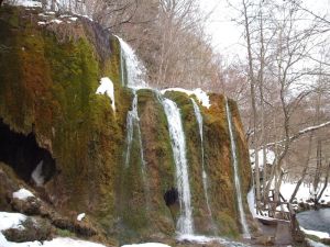 Der Nohner Wasserfall - ein Naturereignis - wird auch im Winter von vielen Bewunderern aufgesucht. - Bild 24: Eifel-Ferienhaus Fliegenpilz - für Ihren Urlaub mit und ohne Hund