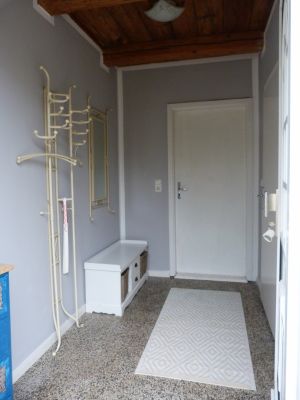 im separaten Eingangsbereich finden Hut und Mantel ihren Platz - Bild 8: Böhrs Hoff Fehmarn für Ihren Urlaub mit Hund