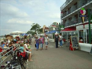 Hier ist was los, Restaurants-Kneipen in allen Preislagen - Bild 27: Fewo bis 4 Personen - mit kostenlosem Schwimmbad in Timmendorfer Strand