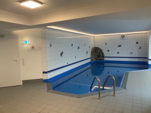 zur kostenlosen Nutzung - Bild 1: Fewo bis 4 Personen - mit kostenlosem Schwimmbad in Timmendorfer Strand