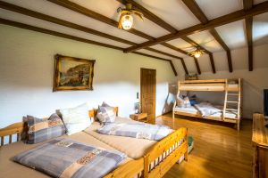 Schlafzimmer 1 Ferienhaus Stift Ennenbach - Bild 8: Stift Ennenbach - idyllisch gelegenes Ferienhaus