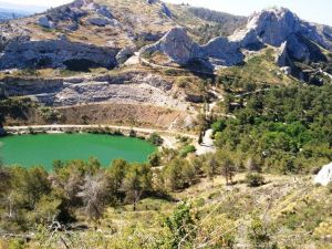 See bei den Alpilles 15 km entfernt vom Ferienhaus bei Plan d Orgon - Bild 39: Ferienhaus in Südfrankreich Provence mit Pool bei St. Remy de Provence