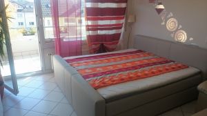 2,00m auf 1,80m , Bettwäsche vorhanden - Bild 2: Ferienwohnung Radolfzell am Bodensee Haus Mozart