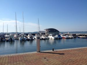 500 m zum Hafen - Bild 13: Insel Rügen EG Ferienwohnung am Wieker Bodden ca. 500 m zum Wasser