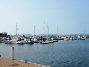 Yachthafen Wiek ca. 500 m - Bild 17: Insel Rügen EG Ferienwohnung am Wieker Bodden ca. 500 m zum Wasser