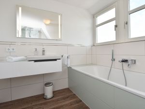 Bild 10: exklusive Reetdach Villa nur 500 Meter bis zum Strand für 6+2 Personen