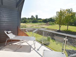 Balkon Schlafzimmer 1 und 2 - Bild 13: exklusive Reetdach Villa nur 500 Meter bis zum Strand für 6+2 Personen