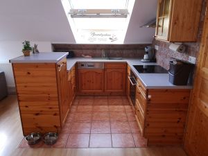 Einbauküche
* E-Herd mit Ceranfeld
* Mikrowelle
* Kaffeemaschine
* Minigrill
* Wasserkocher
* Eierkocher
* Toaster
* Geschirr
* Geschirrspüler - Bild 23: Ferienwohnung Haus Maria Hochschwarzwald