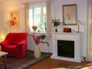 Bild 1: Komfortwohnung im EG, bis zu 4 Pers.; W-LAN; am Küstenwald, strandnah