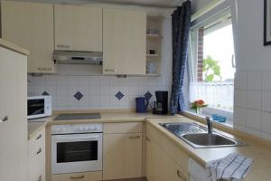 In der vollausgestatteten Küche stellt sich nur die Frage; Tieflühlpizza oder Entenbraten? - Bild 5: ideale Lage am Naturschutzgebiet für Mensch und Hund,'Ferienhaus zur Birk'