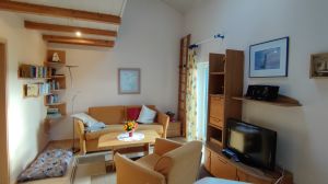 hier lässt sich spielen und lesen - mit Blick ib denn Garten - Bild 4: BACKBORD-HAUS strandnaher Hundeurlaub im ruhig gelegenen Ferienhaus