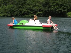 Boot fahren oder im Cafe am Maar, hier finden Sie Ruhe und Erholung. - Bild 23: Eifel-Mosel ***Ferienwohnung Alte Schmiede II