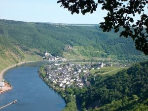 Im herrlichen Moselort Beilstein finden Sie die Burg Metternich mit einem grandiosen Blick auf die Mosel. - Bild 12: Eifel-Mosel ***Ferienwohnung Alte Schmiede II