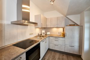 In unseren Küchen finden Sie alles was Sie brauchen: Backofen, Toaster, Ceranfeld, Kühlschrank mit Gefrierfach, Eierkocher, Waffeleisen und vieles mehr. - Bild 3: Eifel-Mosel ***Ferienwohnung Alte Schmiede II