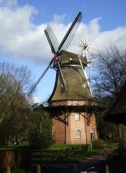 In manchen Windmühlen wurden Cafe's eingerichtet, die wunderschön sind - Bild 17: Haus am Fluß, Garten, Nordseenähe, Familien,Paare,Singles, Hund kostenlos