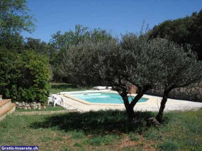 Bild: Provence Haus mit grossem Garten und Schwimmbad