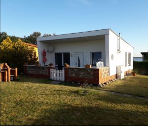 Bild 1: Ferienhaus Stahlbrode Nr. 192, ca. 100m zum Wasser, Zaun, Hunde willkommen