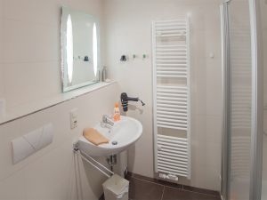 mit Dusche und WC - Bild 11: Ferienhaus Marisol in Dangast, strandnah, 80 qm 6 Personen, Urlaub mit Hund