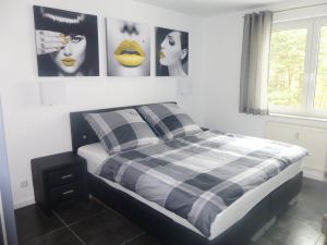 Appartement für 2 - 4 Personen 200 m zum Ostseestrand. - Bild 22: Fewo 500 m zum Wasser, Balkon,Terrasse, Garten mit Grillecke, 2 Fahrräder!