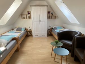 Bild 9: Fewo 500 m zum Wasser, Balkon,Terrasse, Garten mit Grillecke, 2 Fahrräder!