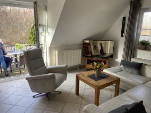 Bild 2: Fewo 500 m zum Wasser, Balkon,Terrasse, Garten mit Grillecke, 2 Fahrräder!