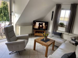 Bild 1: Fewo 500 m zum Wasser, Balkon,Terrasse, Garten mit Grillecke, 2 Fahrräder!