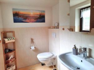 Badezimmer mit Fußbodenheizung, DU / WC getrennt - Bild 8: Fewo Noack Sächsische Schweiz nahe Bad Schandau