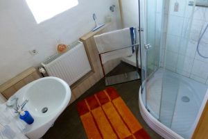 separate Dusche - Bild 13: Huus-Thimo an der Nordseeküste - Hunde willkommen - rauchen erlaubt - WLAN